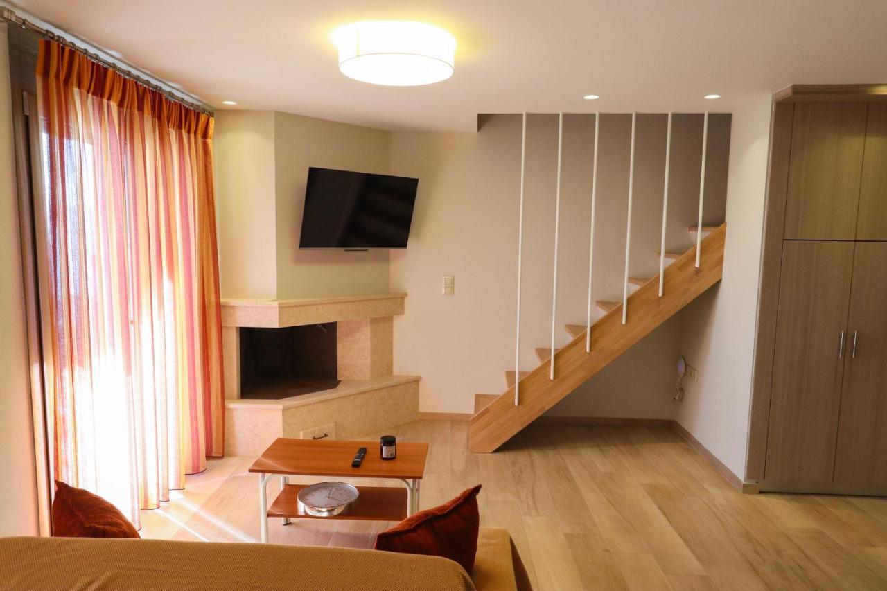 East & West Seaside Apartments Gialtra Exterior foto