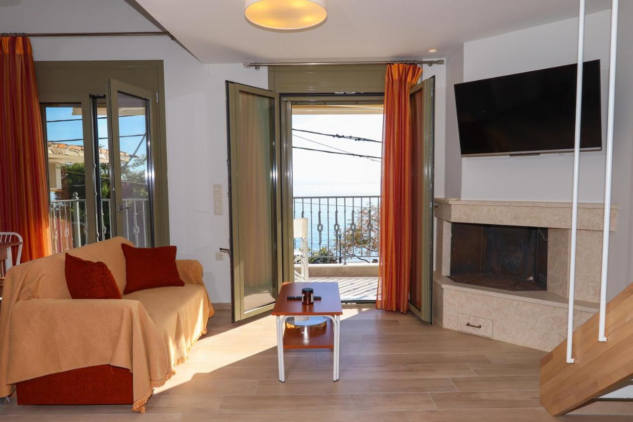East & West Seaside Apartments Gialtra Exterior foto