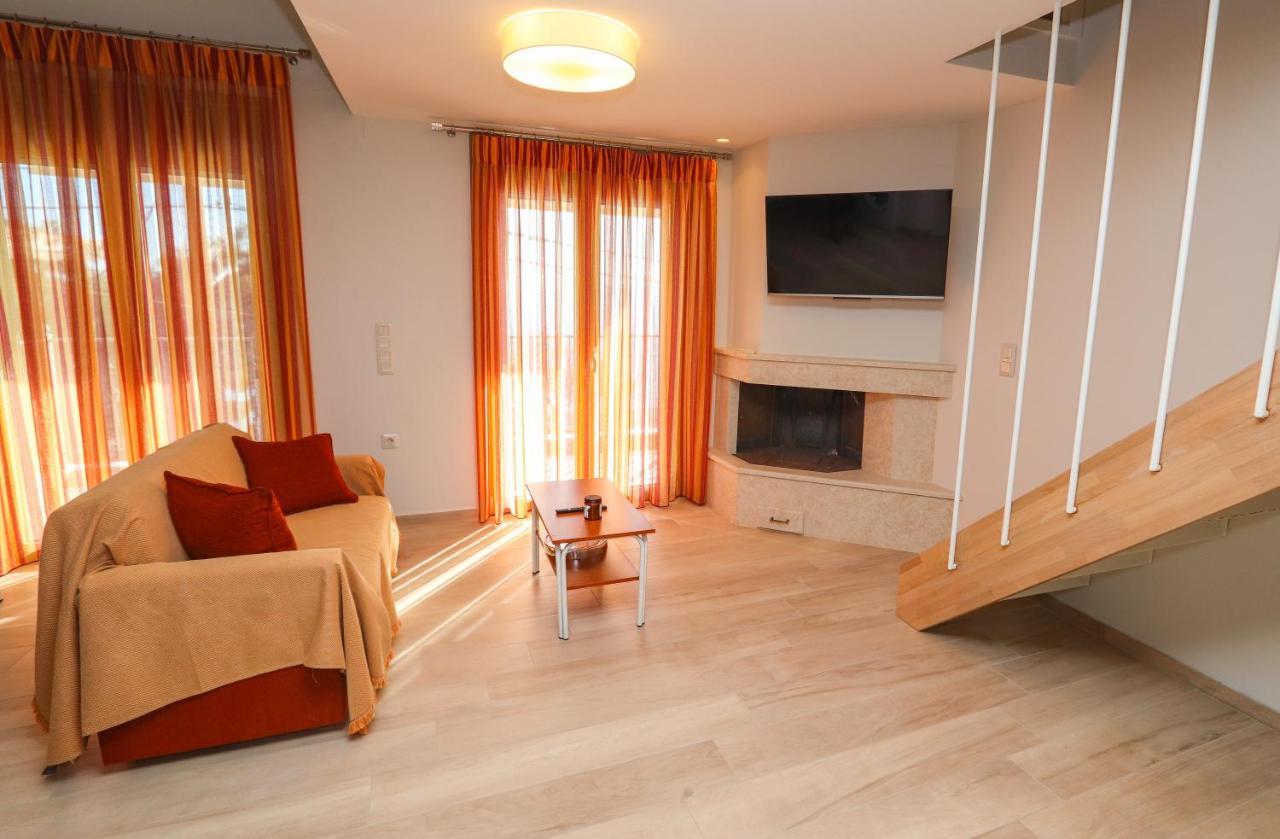 East & West Seaside Apartments Gialtra Exterior foto