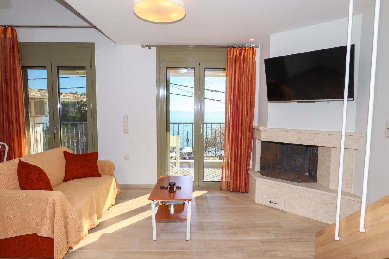 East & West Seaside Apartments Gialtra Exterior foto